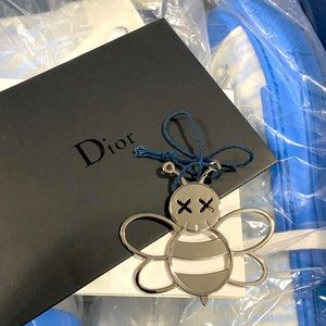 dior-x-kaws bee metal keychain